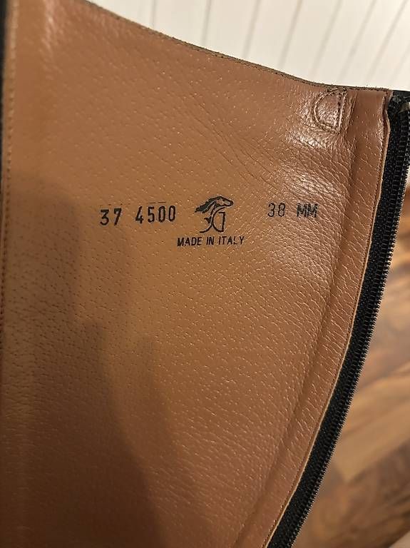 Damenschuhe: Bottes d'équitation – Gebraucht aus Ravoire von Junee718 2