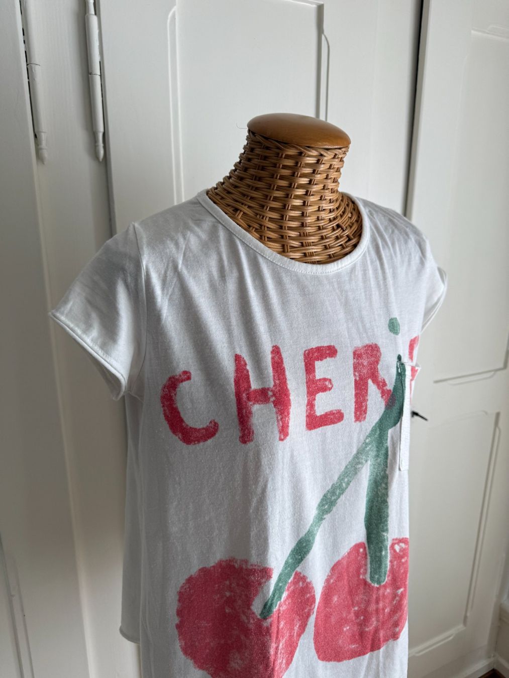 T-shirt: MARSHMALLOW CROWN - T-Shirt weiss mit Kirsche M – Usato da Zürich venduto da Diazaio 1