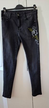 Schöne Damen Jeans mit stickerei gr L Neuwertig