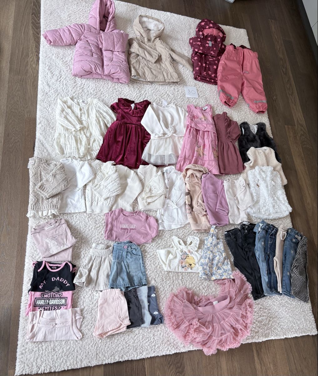 Lotti & Set di vestiti: Grosses Mädchenkleiderpaket, Grösse 80 – Usato da Mels venduto da jaskoma 2