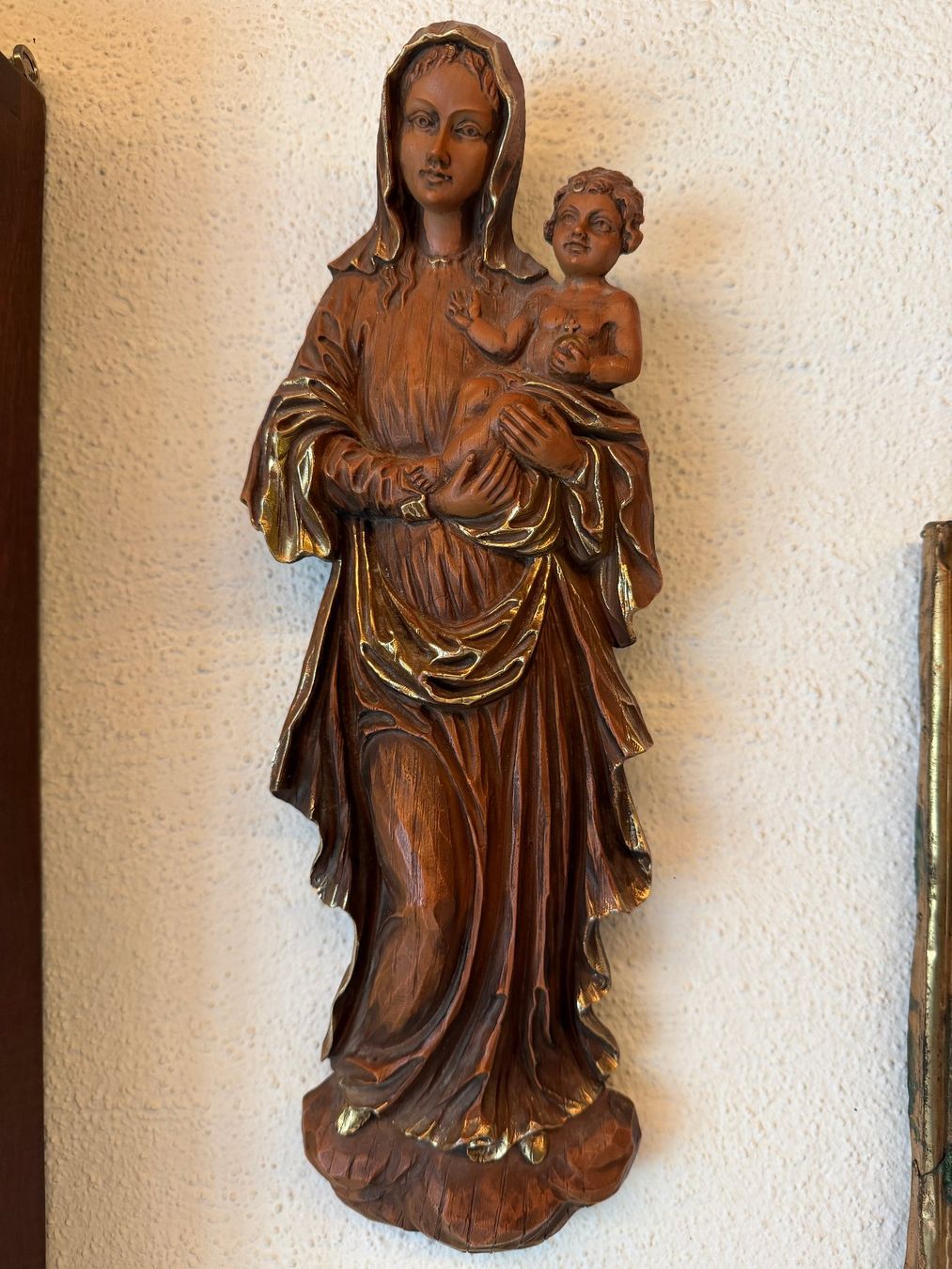 Sculture & Statue: Wandskulptur Madonna mit Kind. Material? Holz? – Usato da Zofingen venduto da Schekke