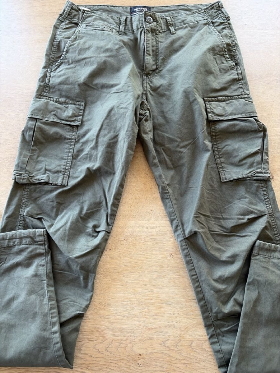 Jack & Jones Pantaloni: Zwei Paar Hosen, 32/34 – Usato da speicher venduto da danicole 3
