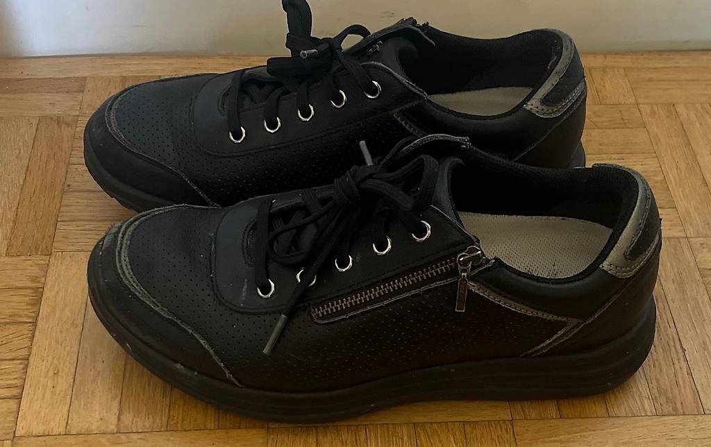 Kybun Damenschuhe: KYBUN Lancy Black Gr. 40 1/3 – Gebraucht aus Urdorf von Resumasa 1