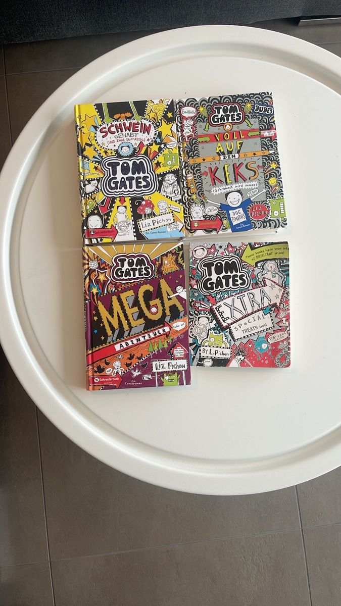 Libri: 4 Tom Gates Bücher – Usato da Wädenswil venduto da popey8820