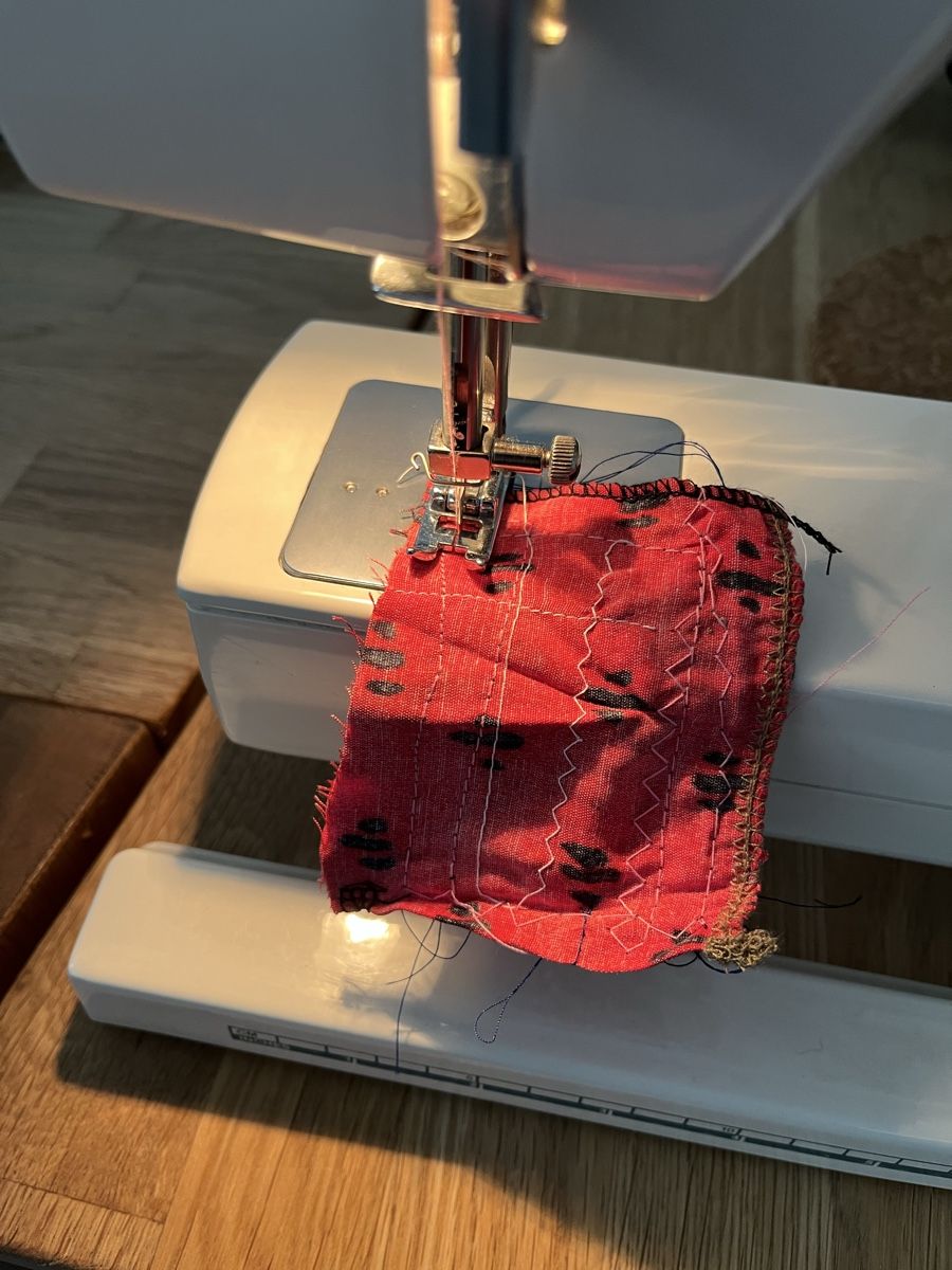 Bernina Macchine da cucire: Nähmaschine Bernette 715 – Difettoso da Lupsingen venduto da Kummer-Seiler 1
