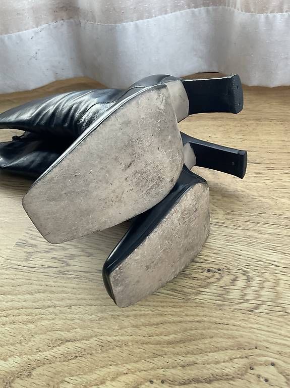 Chaussures femmes: Bottes, taille 36.  – D'occasion à Châbles FR par ebullet 3