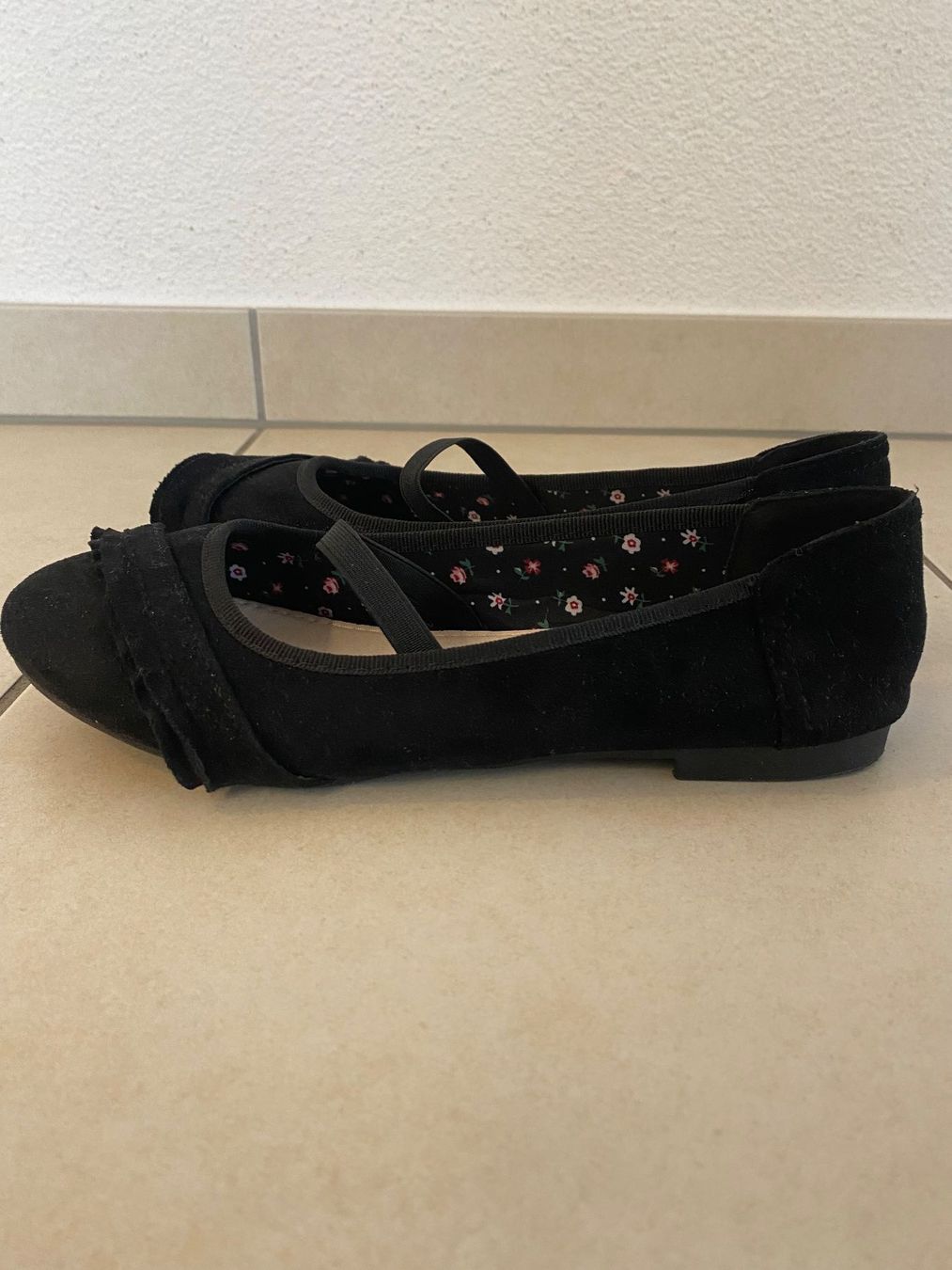 Scarpe per ragazze: Schwarze Ballerinas, Gr. 36 – Usato da Küssnacht am Rigi venduto da icbicb 2