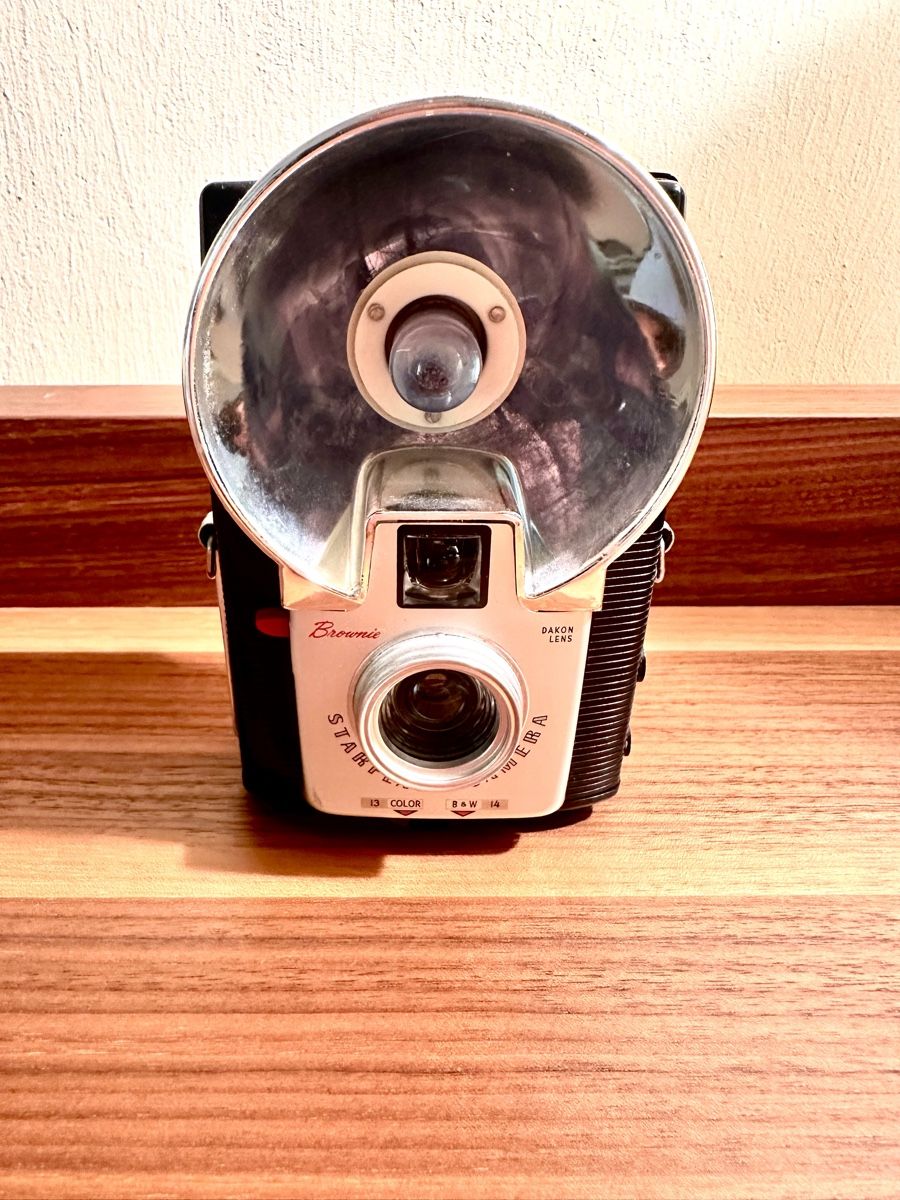Appareil Photo Vintage Kodak Brownie Starflash – Argentique Retro – Collection