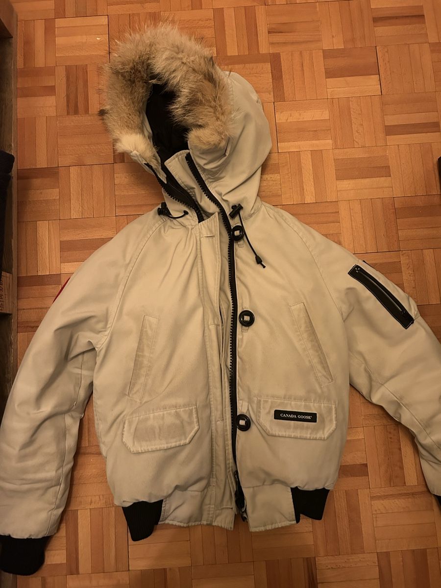 Canada Goose Jacken: Canada Goose White woman – Gebraucht aus Lausanne von cor_gmg2