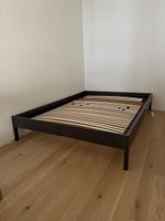 Bettgestell mit Lattenrost