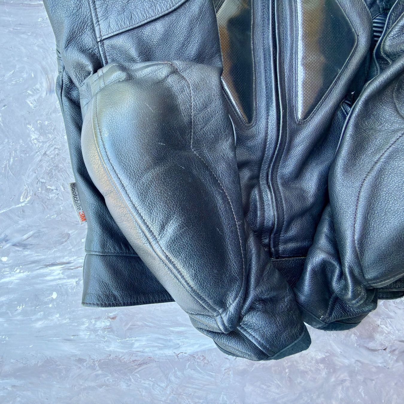 IXS Completi: Veste Combinaison moto IXS en cuir – Usato da Thônex venduto da Suisse.Shopping 9