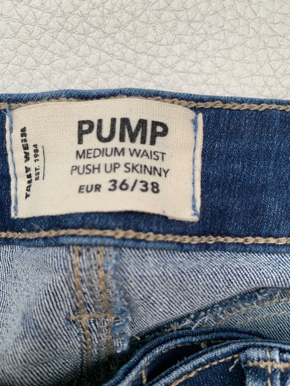 Tally Weijl Jeans: Jeans Damen – Usato da Nürensdorf venduto da and_5tlm 2