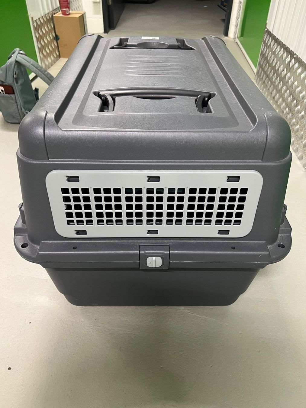Käfige, Transport & Sicherheit: Katzen/Hunde-Transportbox – Gebraucht aus Alterswilen von bas_sm57 2