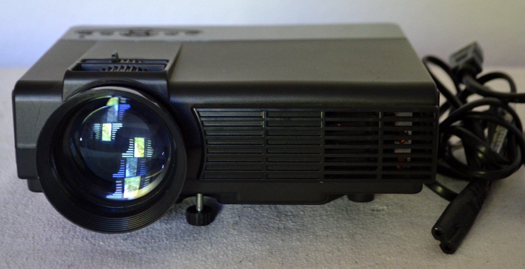 Videoprojektoren: Mini LED Q5 Beamer / projecteur – Gebraucht aus Collonges von arashee 2