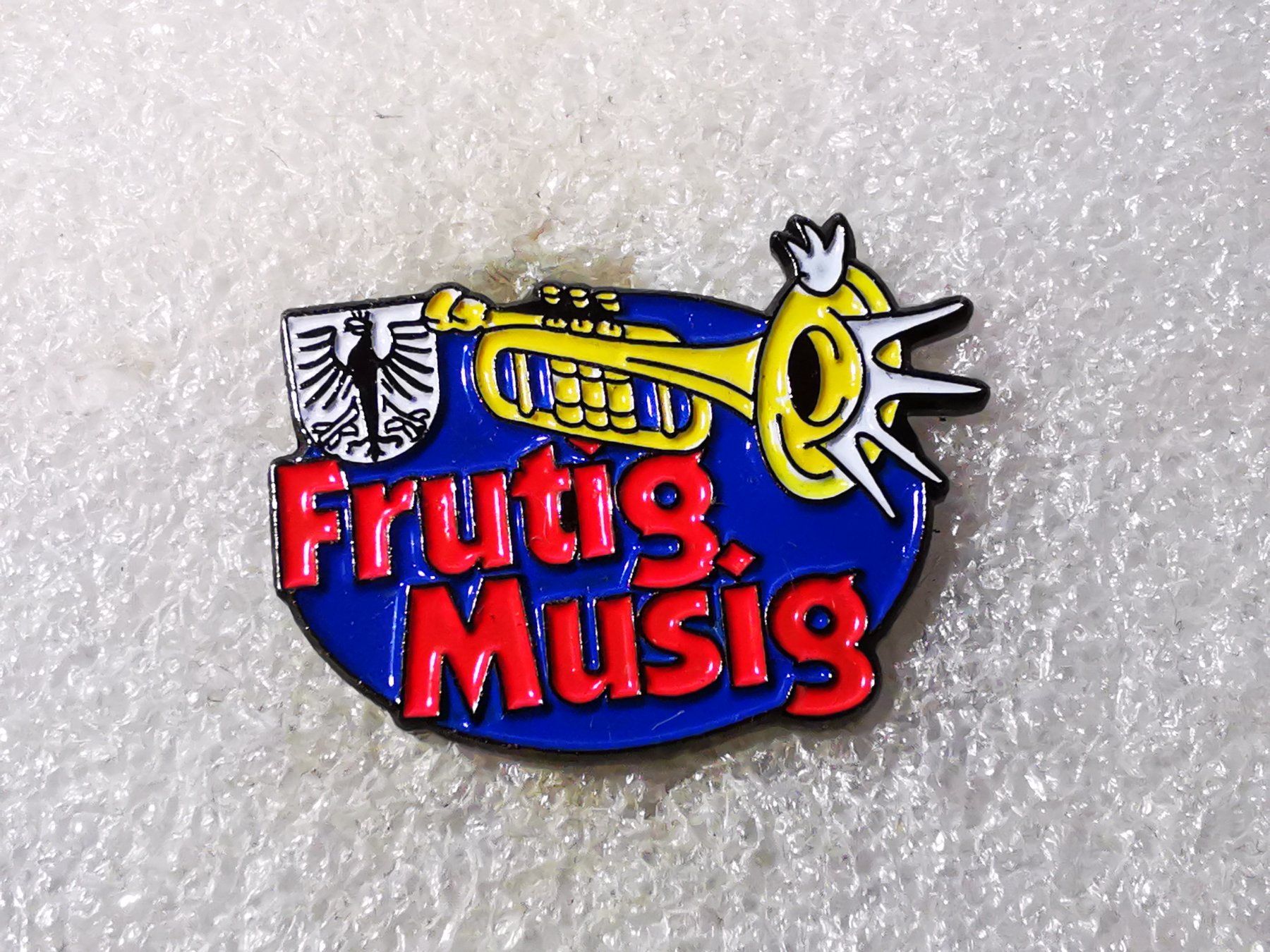 Placchette & Badge: Ansteckpin 56: Frutig Musig – Usato da Oppligen venduto da Pin-Fall-Shop