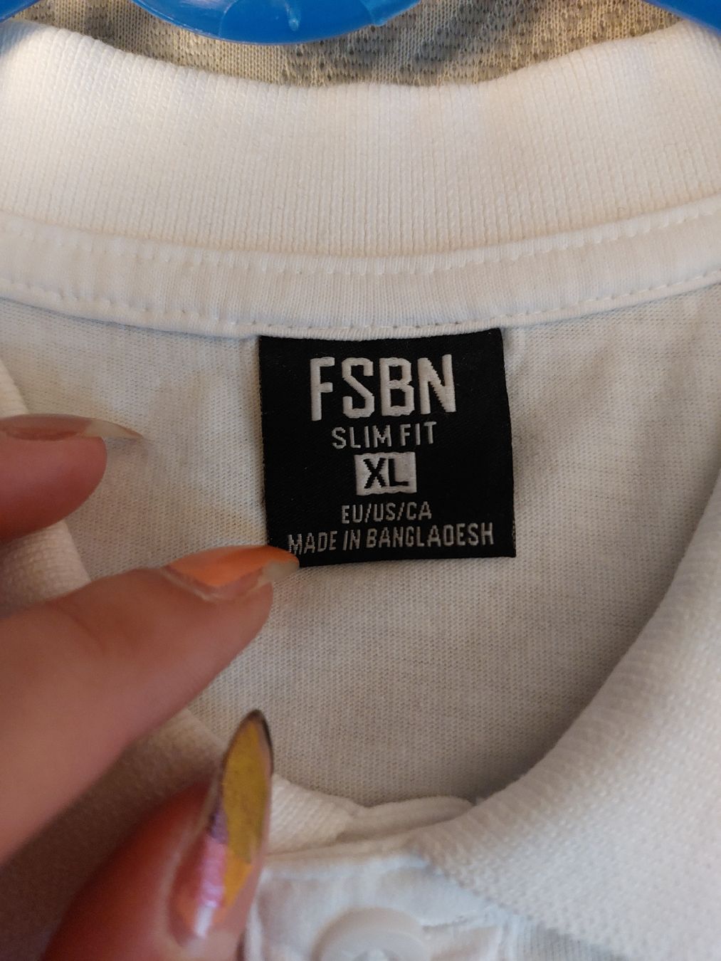 Magliette Polo: polo weiss XL (eher L) – Nuovo e nell'imballaggio originale da Gwatt (Thun) venduto da B.D.999 1