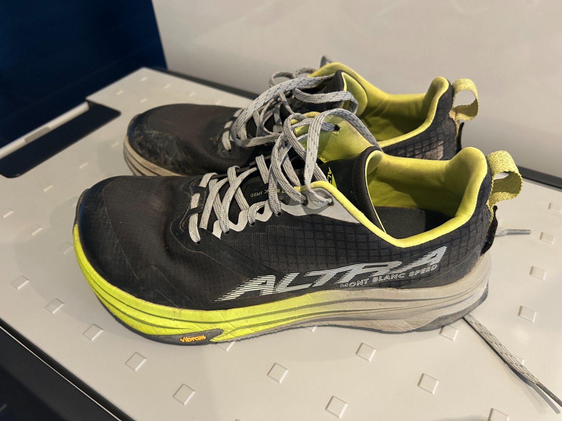 Altra Scarpe da uomo: Altra Mont Blanc Speed – Usato da Arconciel venduto da Stephaned77