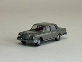 Mercedes 280 S grau