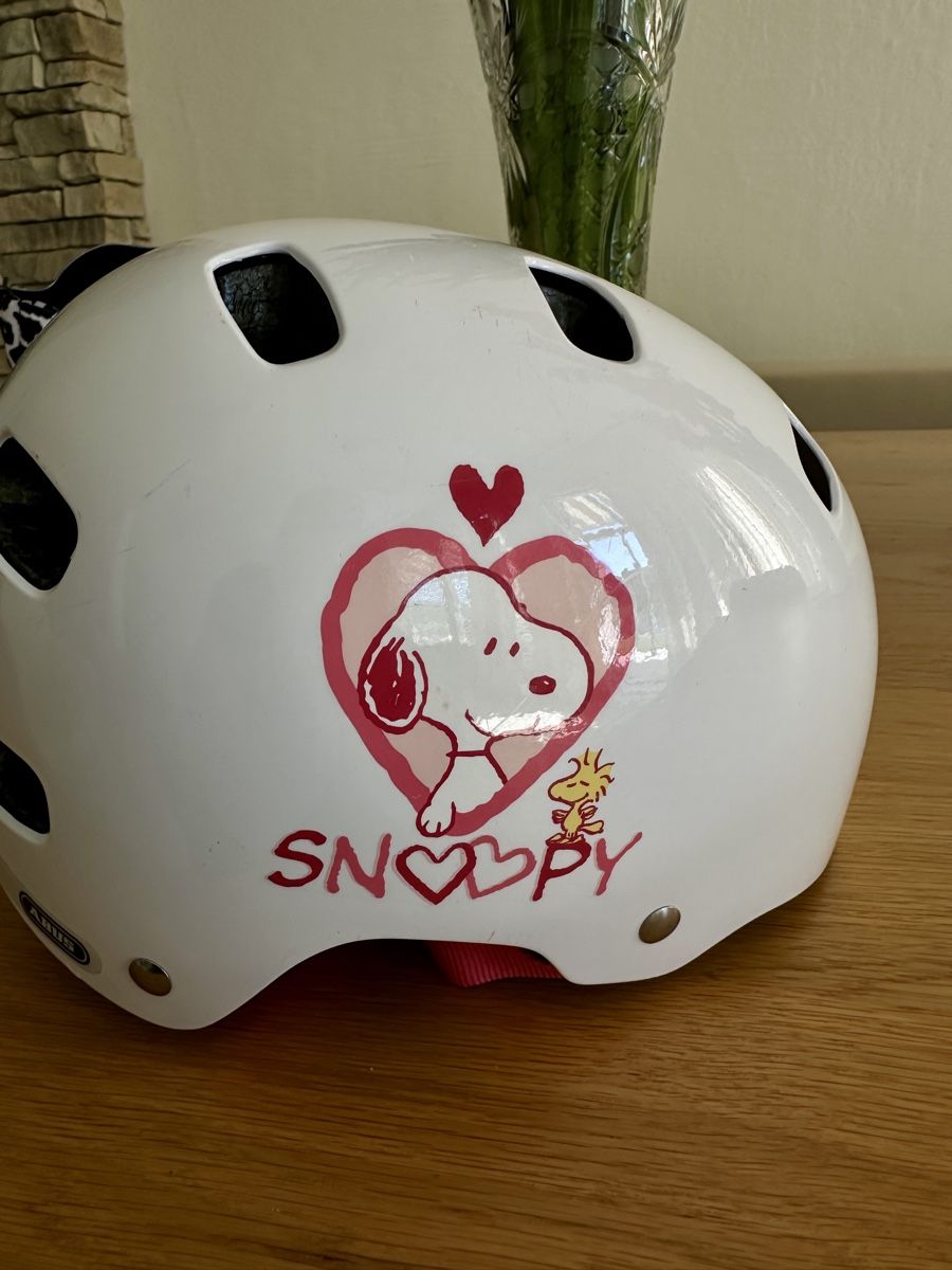 Abus Casques: Abus Kinderhelm Snoopy weiss Grösse 48-55 cm  – Neuf (Voir description) à Jonen par rdi_qj9p
