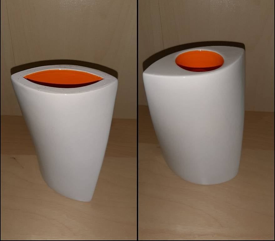 Vasi & Recipienti: Weisse Vase mit orangem Akzent - Partylight – Nuovo e nell'imballaggio originale da Domat/Ems venduto da chrislassi