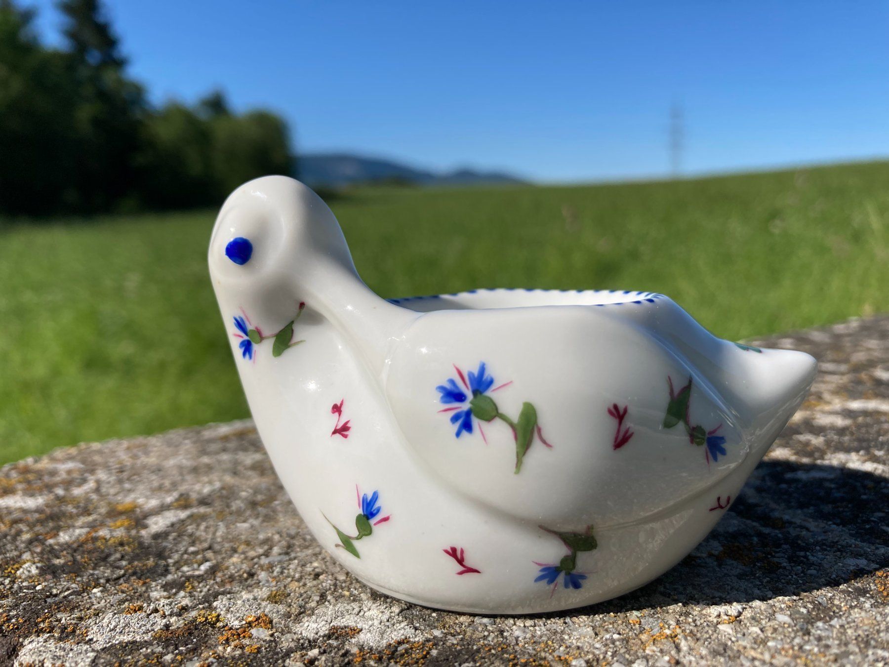 Altre Stoviglie: Eierbecher handbemalt mit Initialen signiert  Form: Huhn – Usato da Subingen venduto da Etageren