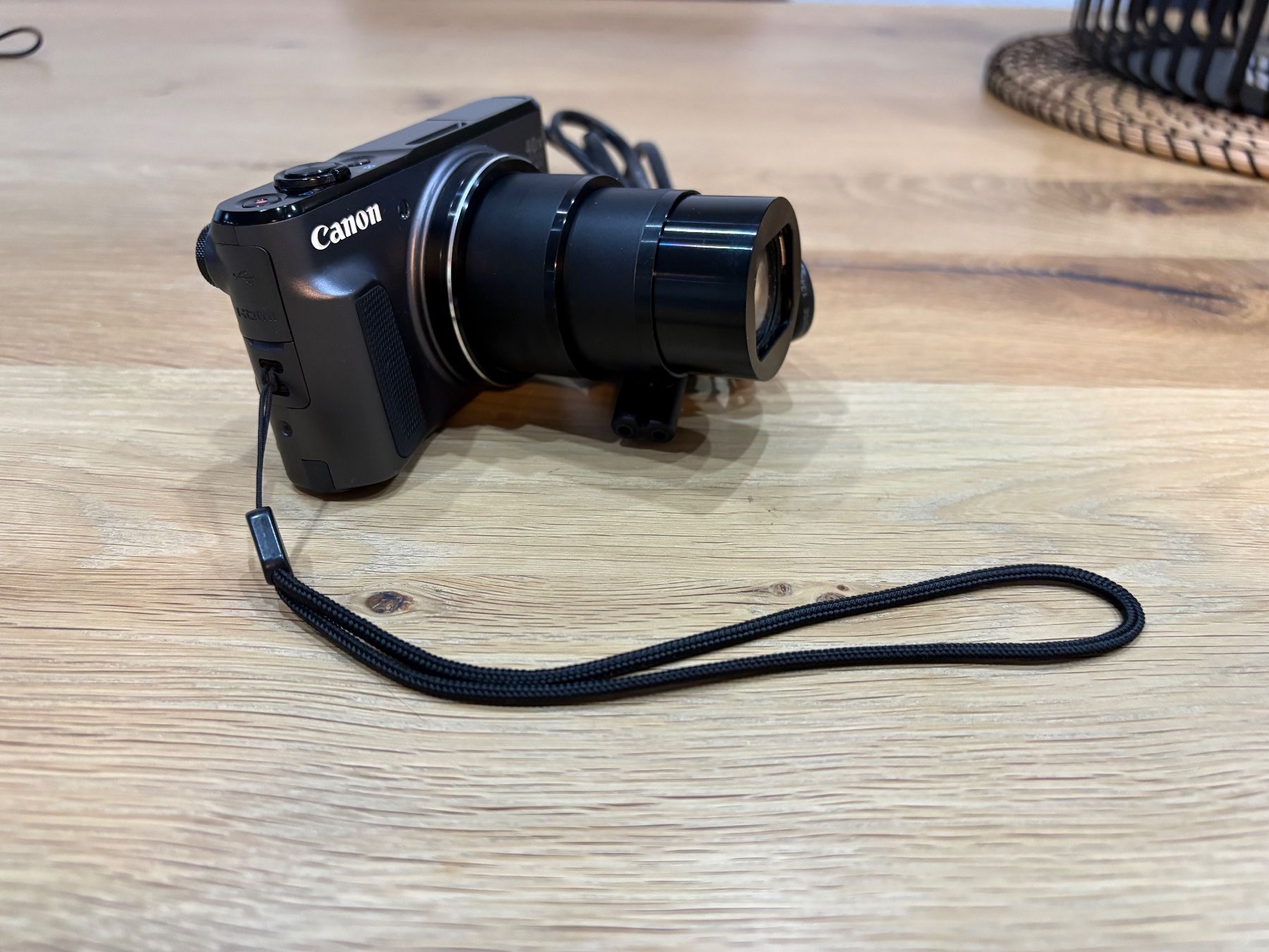Canon Fotocamera: Canon Powershot SX720 HS  Kompaktkamera – Usato da Lausen venduto da sen_jm7c 8
