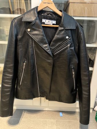 Off white biker leather jacket M