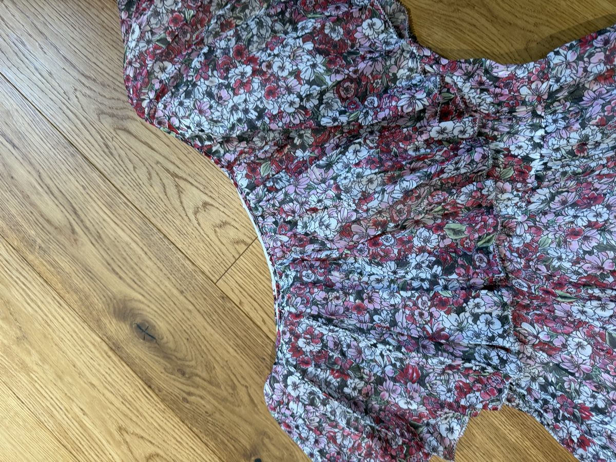 H&M Kleider: H&M Kleid – Gebraucht aus Zollikon von aow_8p7m 1