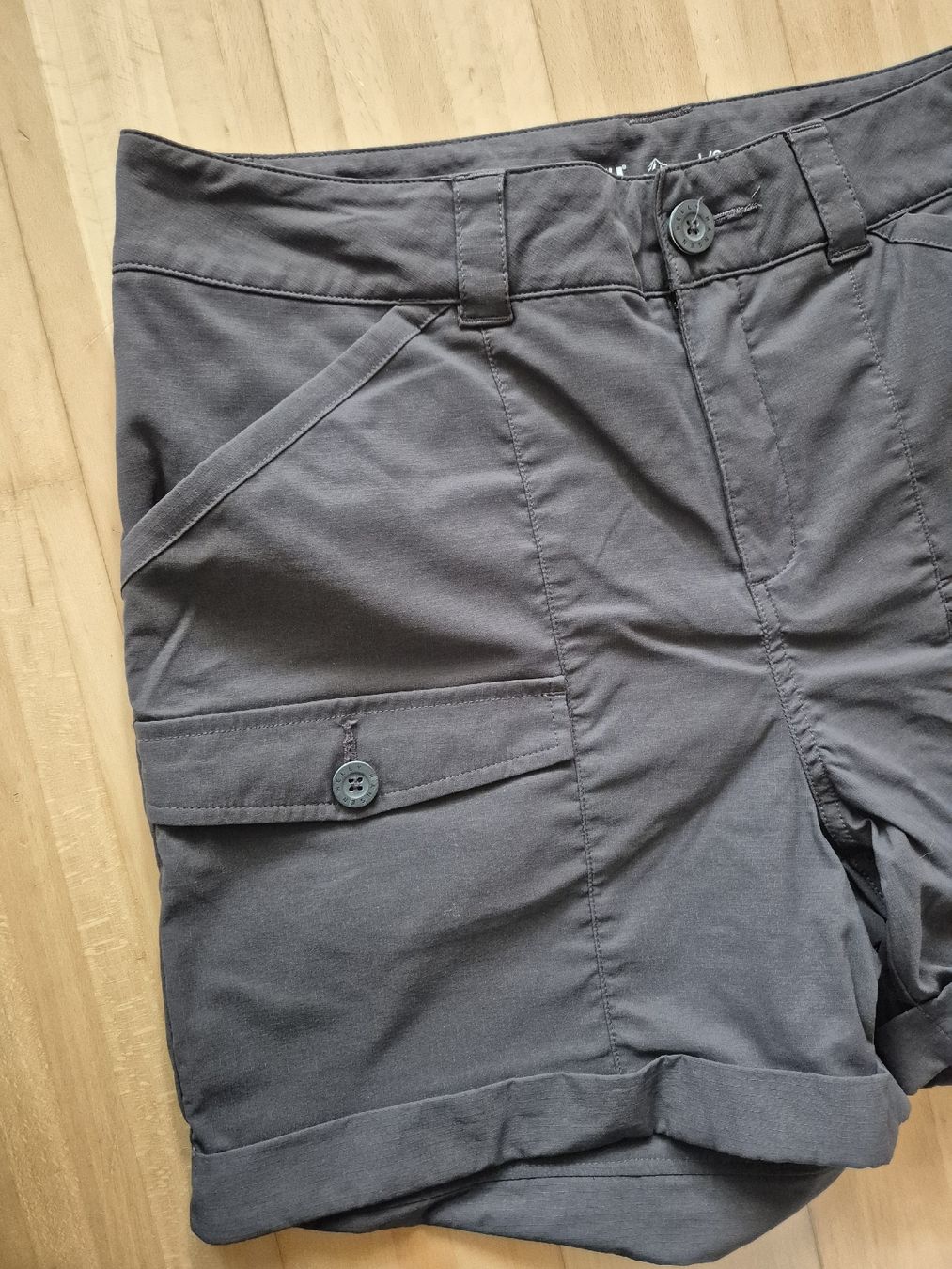Helly Hansen Pantalons: Helly Hansen Shorts Damen Gr L – D'occasion à Oberdiessbach par Finland1977 1