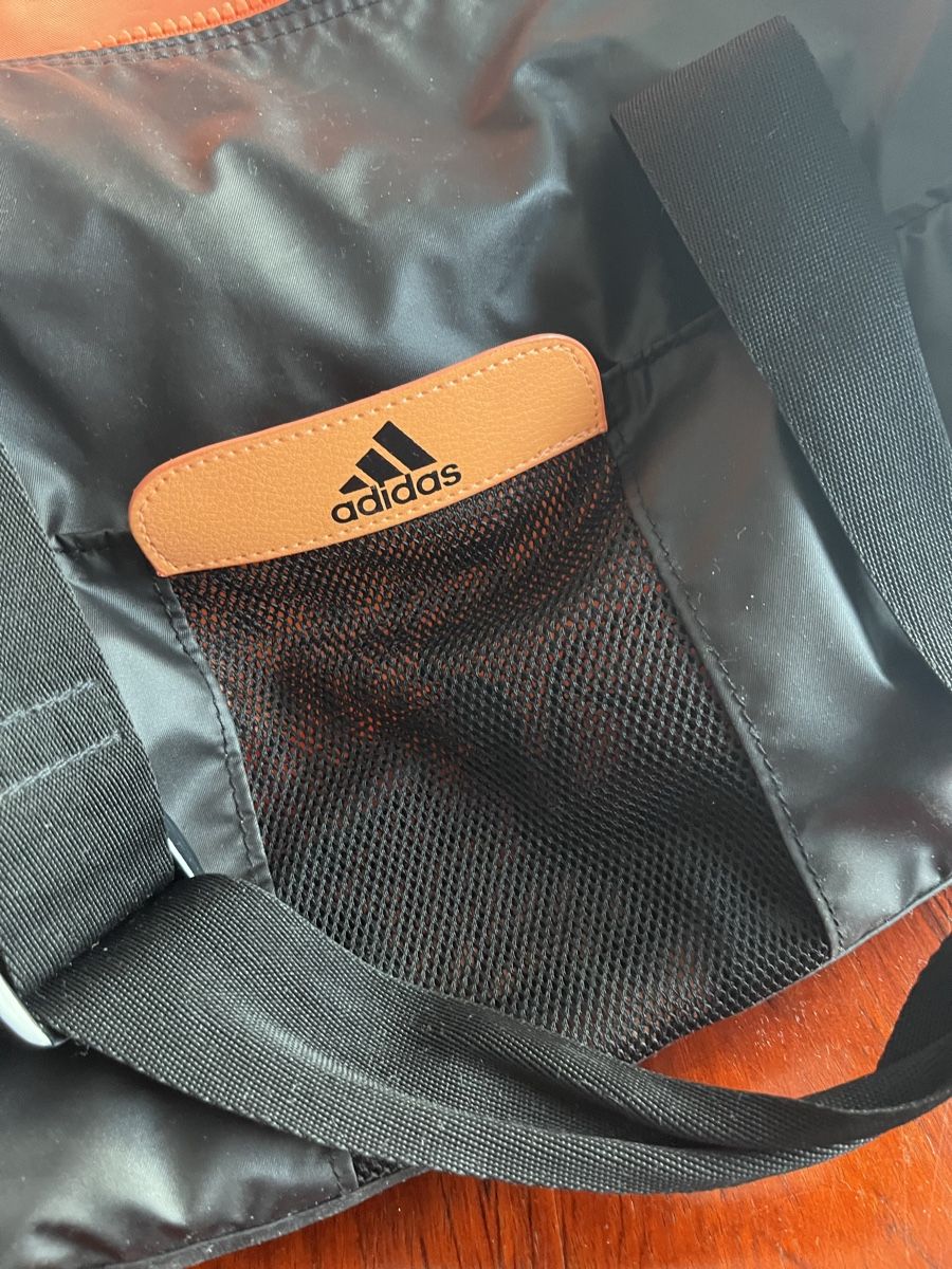 Adidas Borse: Sporttasche Adidas – Usato da Zürich venduto da Chanelle07 1