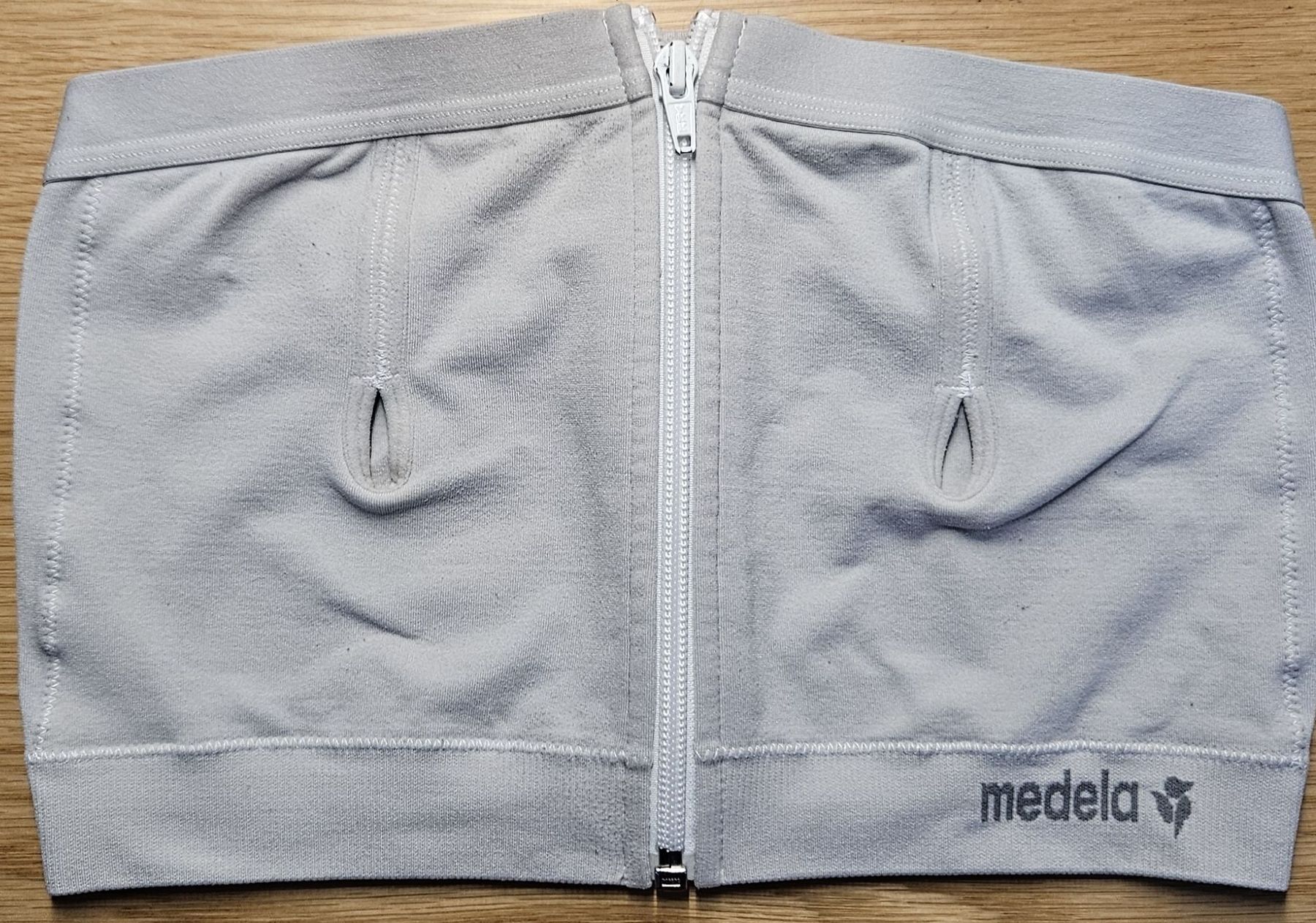Medela Stillzubehör: Medela Easy Expression Bustier Grösse M – Gebraucht aus Rotkreuz von Kaffitanteli