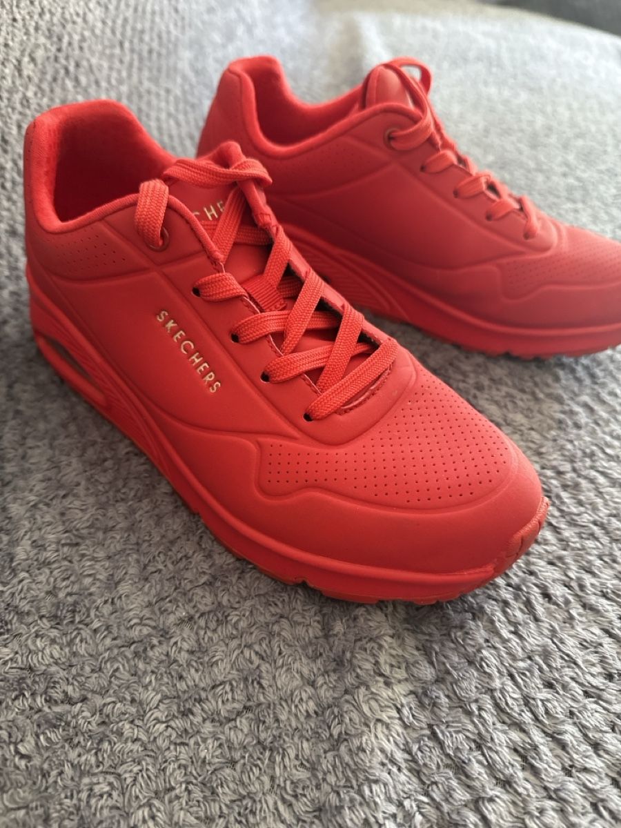 Skechers Chaussures femmes: SKECHERS GR.38 – D'occasion à Winkel par Olirickli05