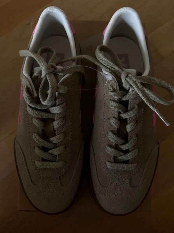 Veja Damenschuhe: Veja Sneaker – Neu und originalverpackt aus Koblenz von MilysBoutique 2
