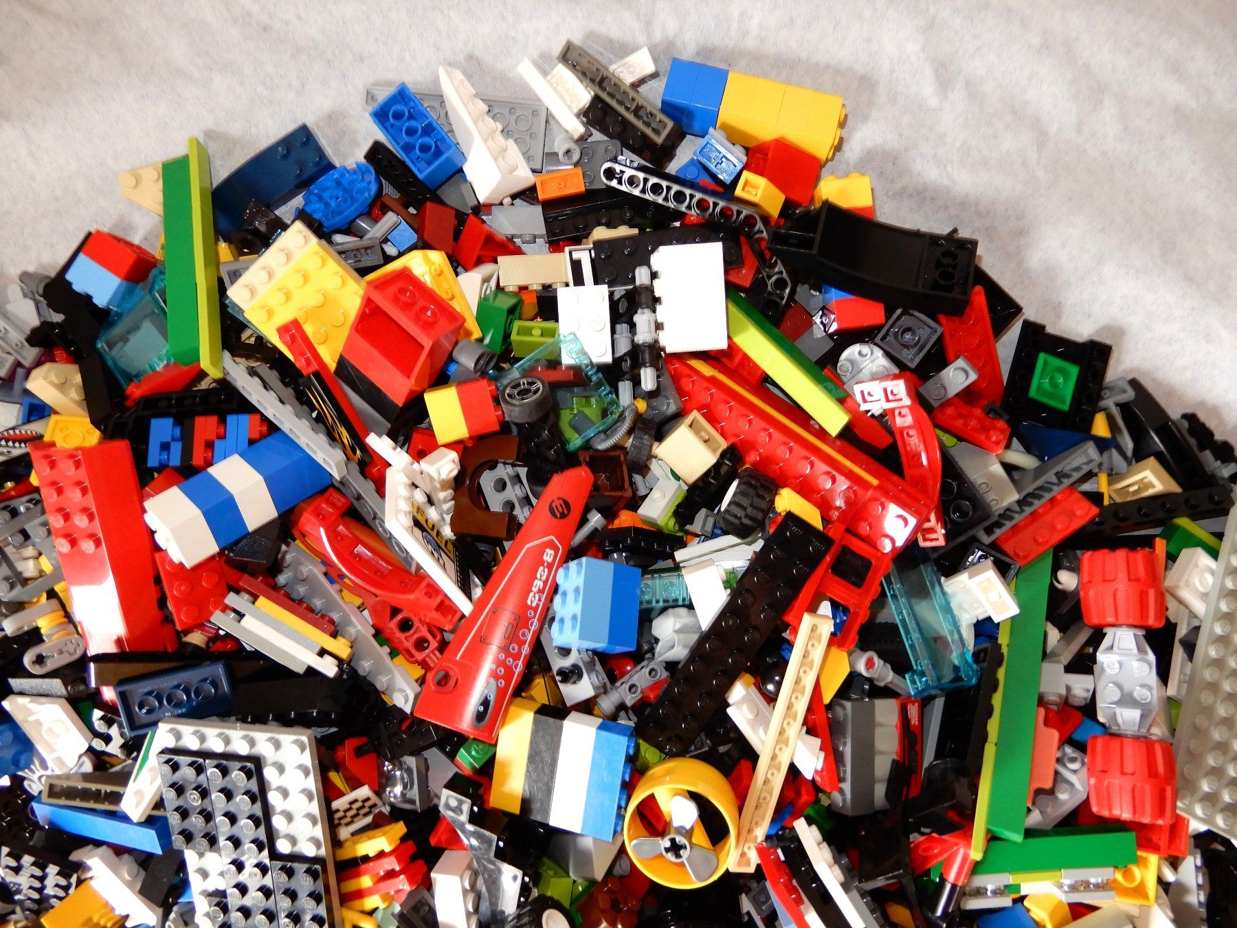 Lego Kit di costruzioni: LEGO Technic diverse 2,4 Kg mit6 Minifiguren – Usato da Senèdes venduto da tintinette43 6