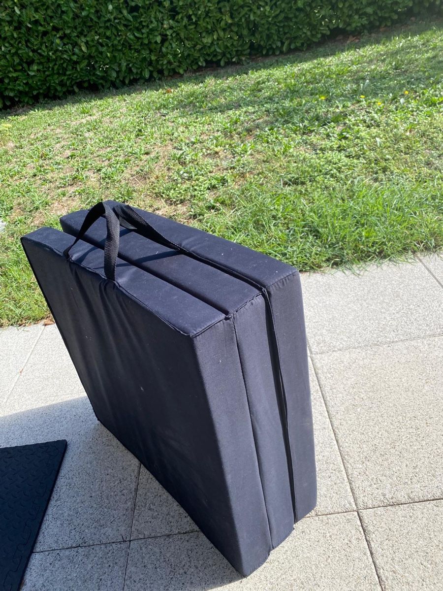 Matelas: Matelas d’appoint pliable  – D'occasion à Carouge GE par lia_t7zd 2