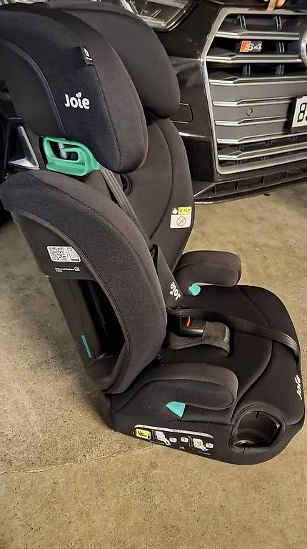 Sièges auto: Kindersitz  – D'occasion à Basel par zil_795r 1