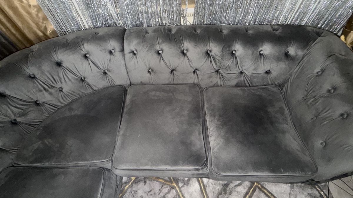 Divani: Elegante Eckcouch / Sofa mit Samtbezug, Grau - Top Zustand! – Usato da Wil SG venduto da Juls_Katie 3