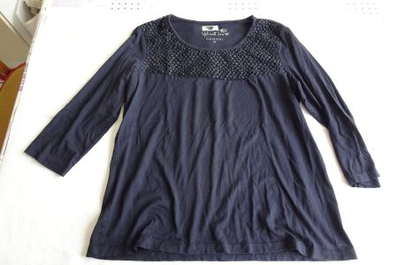Shirt mit 3/4 Arm blau mit dekorativem Brustteil Gr. S