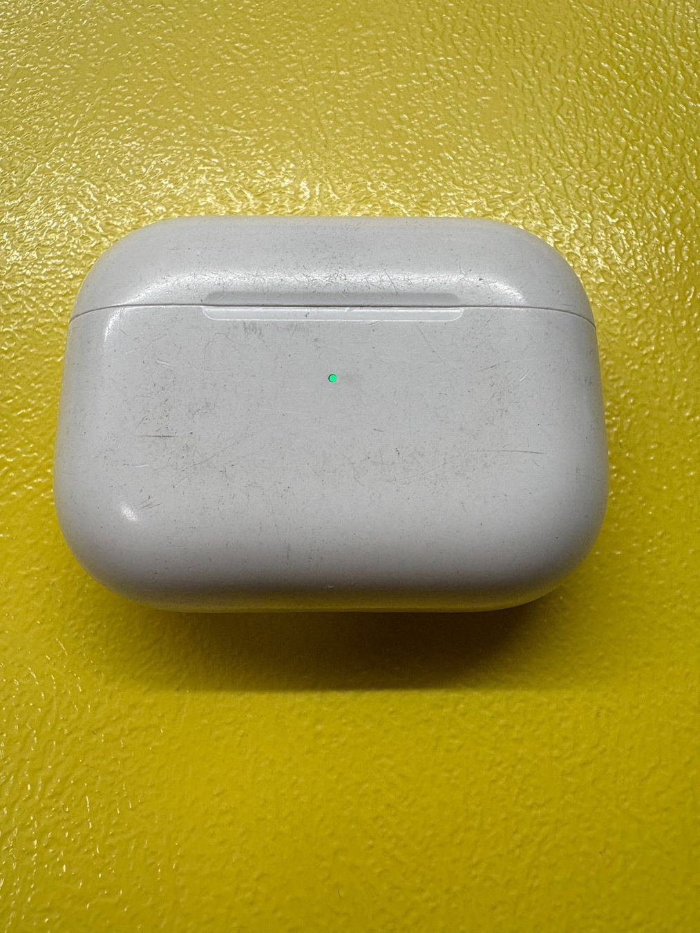 Apple Cuffie: Apple AirPods Pro 1 charging case (A2190). – Usato da Lausanne venduto da Zorrus77 1
