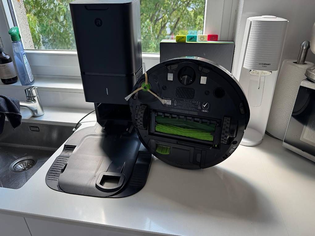 Aspirapolveri & Accessori: iRobot Roomba i7 Saugroboter mit Ladestation – Usato da Bern venduto da PatrikThaler