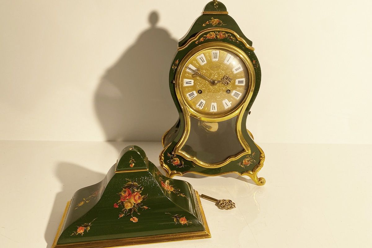 Orologi da terra & Orologi da parete: Antike Tischuhr " Le Castel  " - Kaminuhr - Pendule – Usato da Küssnacht am Rigi venduto da Brockenhaus-Rigi 5