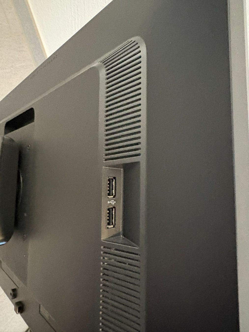 Hewlett Packard Ecrans: Monitor HP E241i IPS Display – D'occasion à Tuggen par wilmun 3