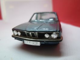 BMW 528i - anthrazit - mit Anhängerkupplung - alt von GAMA