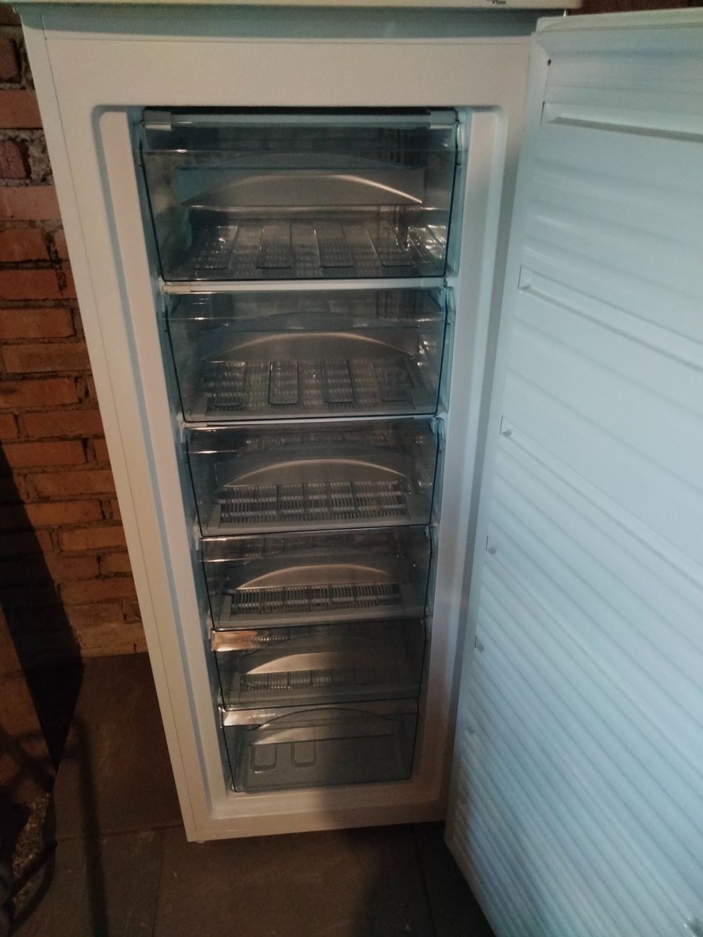 Gefrierschrank: Tiefkühlschrank CoolStar 147 Liter – Gebraucht aus Seengen von Charlie67