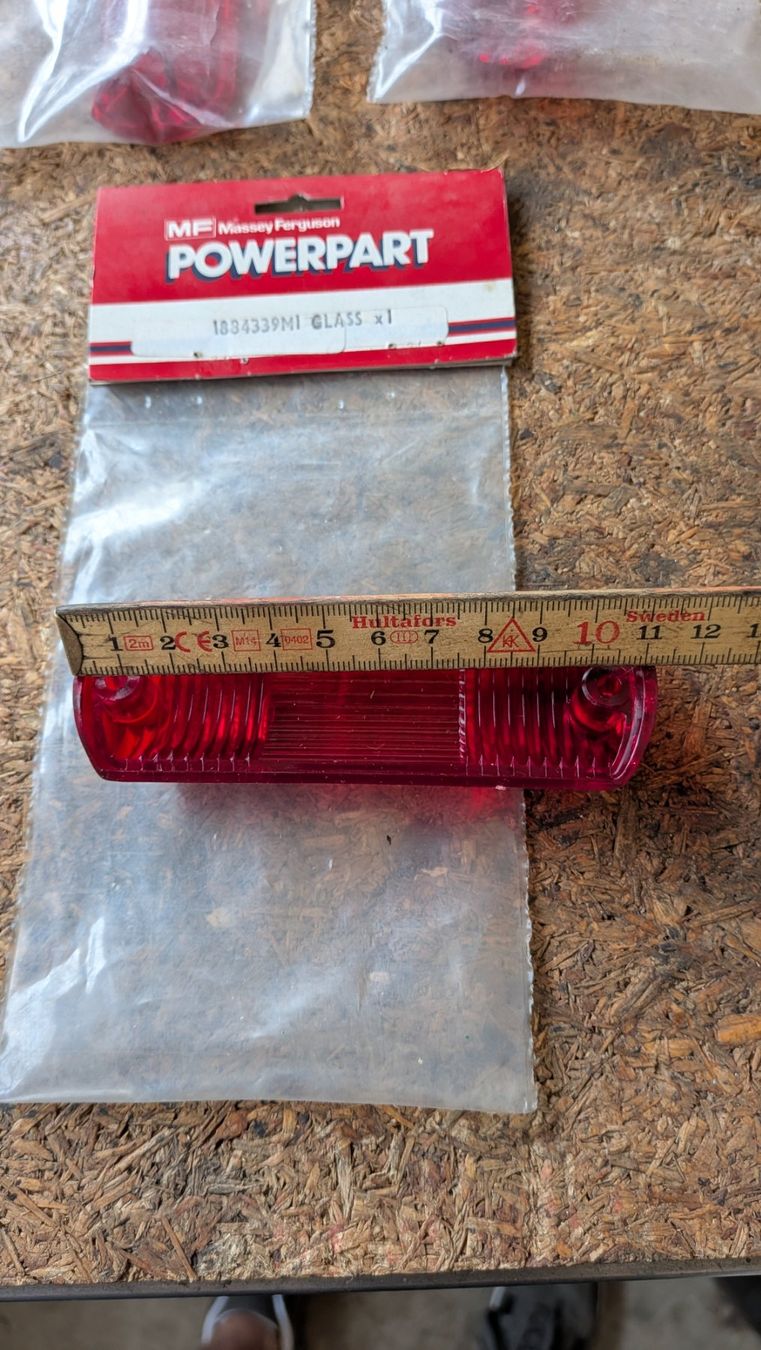 Accessori per altri veicoli: Massey Ferguson Rückleuchten-Gläser – Nuovo (secondo la descrizione) da Wilen (Gottshaus) venduto da mahi87 2