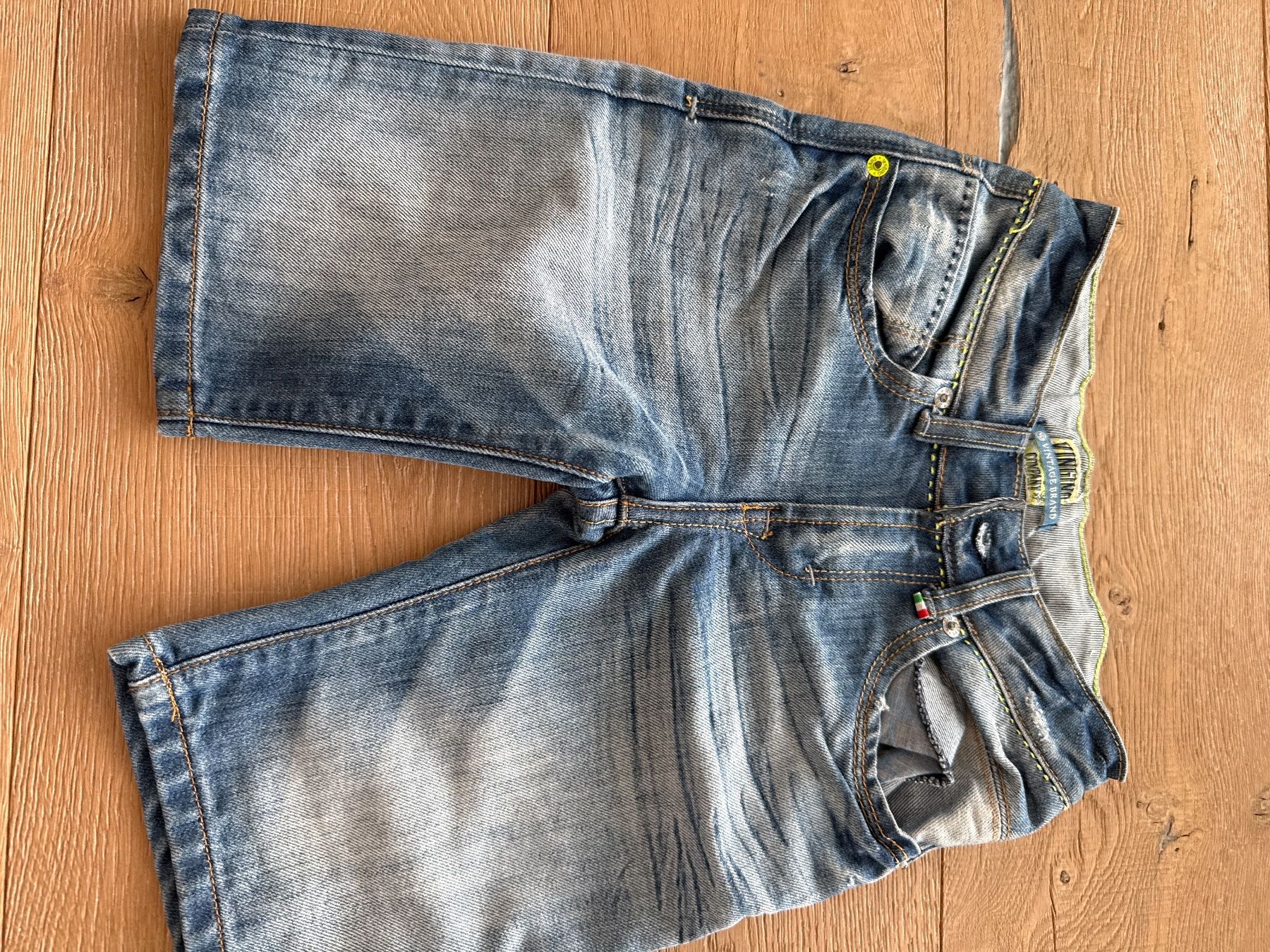 Pantaloni: Vingono Jeans Bermudas Gr. 7 – Usato da Himmelried venduto da Dievole