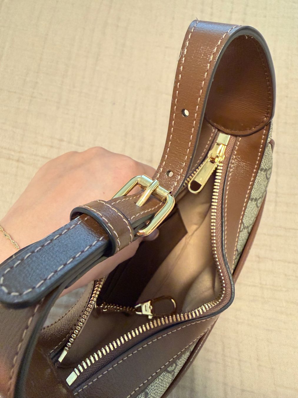 Gucci Borse da donna: Gucci GG half-moon-shaped mini bag – Nuovo (secondo la descrizione) da Bülach venduto da ale_2zhc 5
