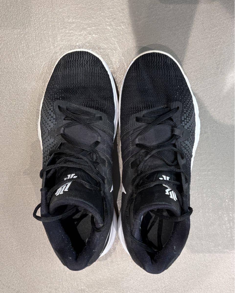 Nike Scarpe da uomo: Nike Kyrie Low Basketballschuh – Usato da Gachnang venduto da noe_yrv5 2