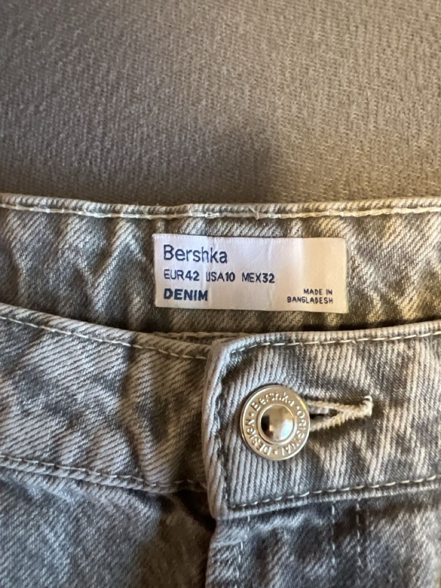Bershka Jeans: Jeans Gr.42 – Usato da Zürich venduto da DiemN 1