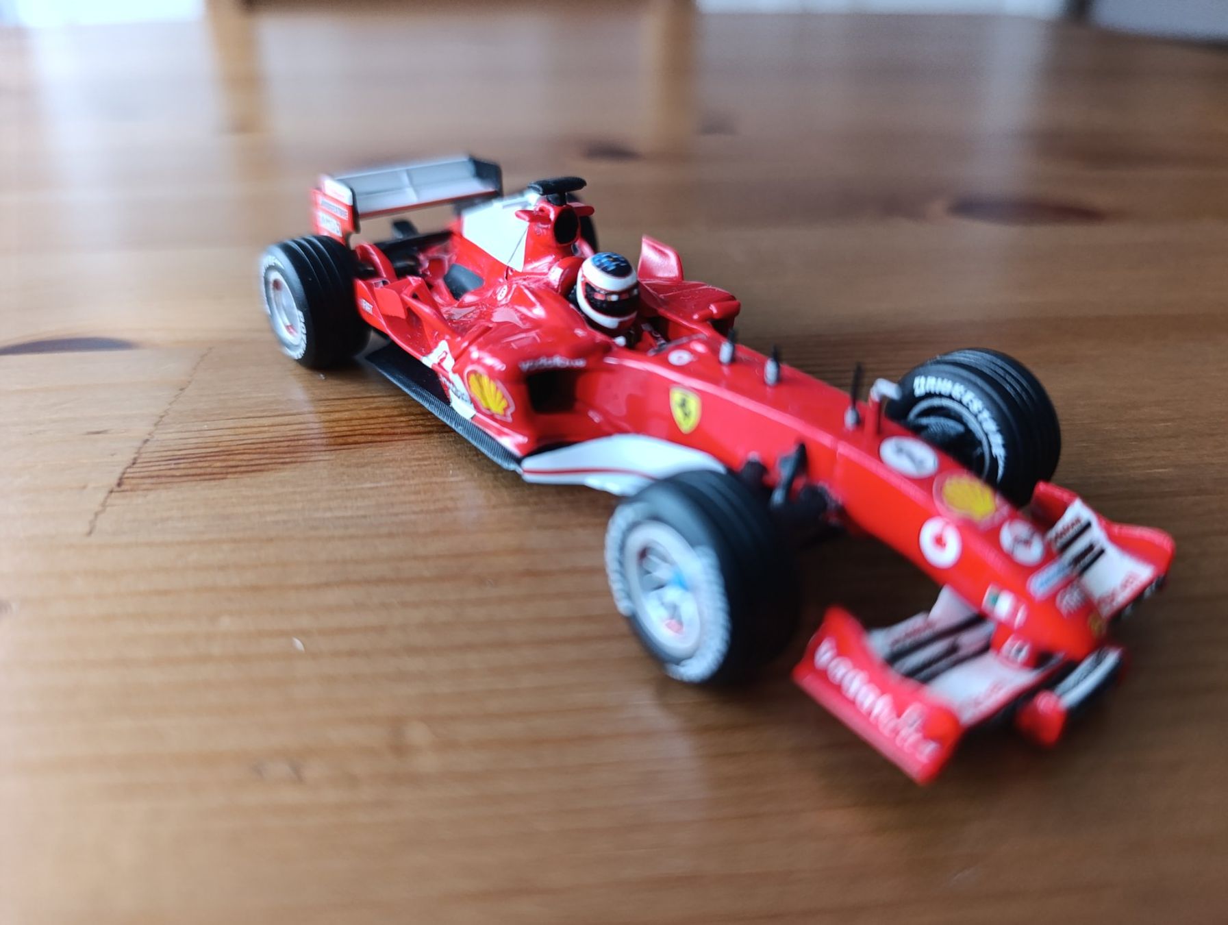 Hot Wheels Voitures modèles: Ferrari F2005 Rubens Barrichello – Neuf (Voir description) à Prangins par Timband 2